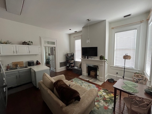 Den - 215 W Gwinnett St Unit Apt. 3