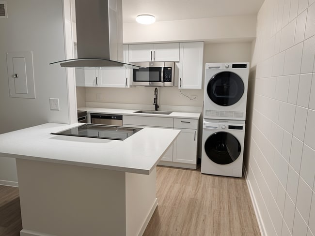 Building Photo - 4903-4913 Walnut St Unit 4903 #1