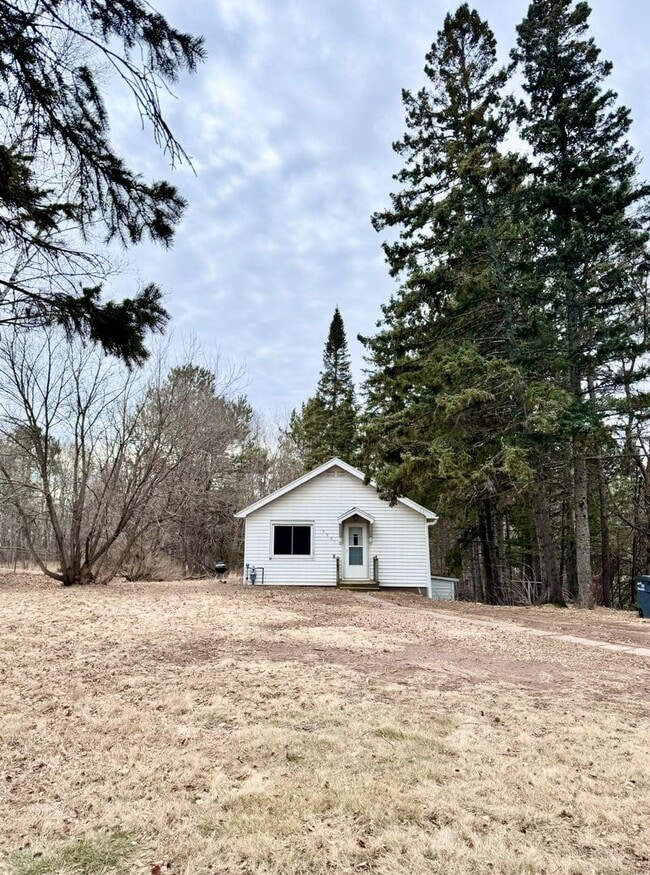 Building Photo - AVAILABLE August 15th - 2 BED, 1 BATH HOME