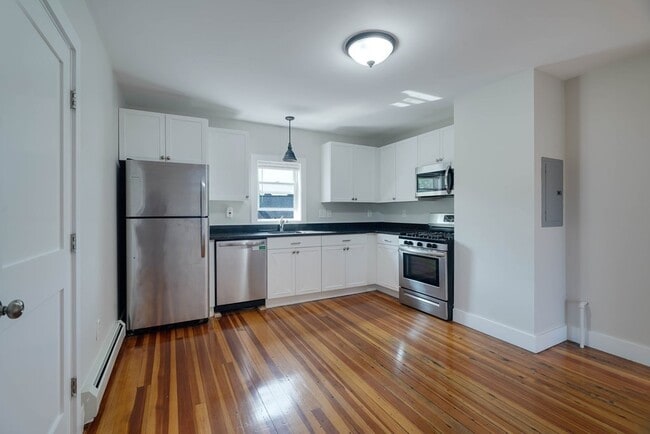 Building Photo - 321 Jefferson Ave Unit 2 Rental