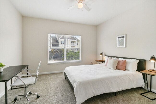 Photo - 2134 Calgary Crescent Unidad SI FL3-ID1613329P