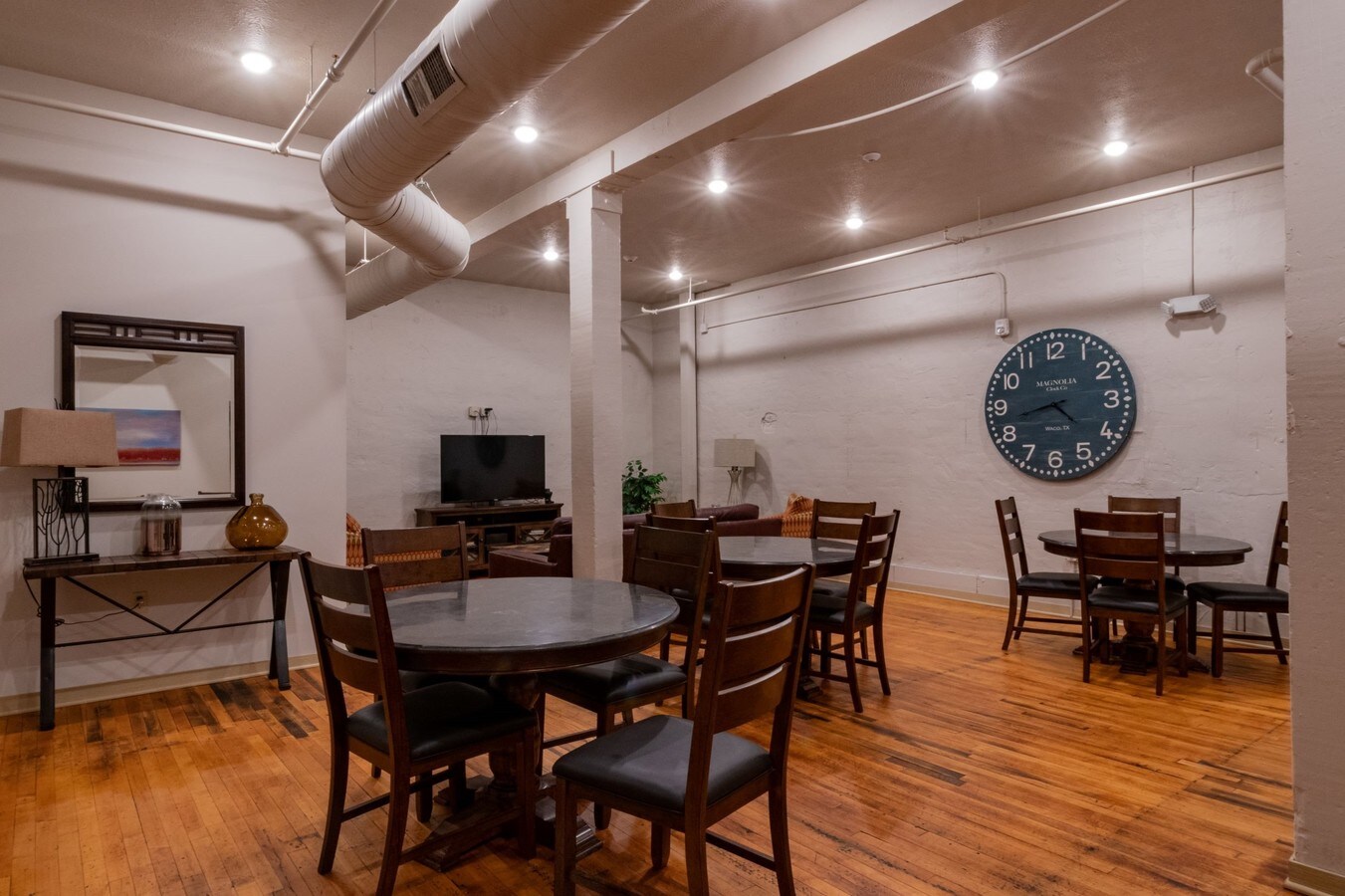 Little Crow Lofts - Little Crow Lofts