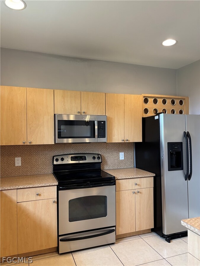 Photo - 2902 Colin Ave S