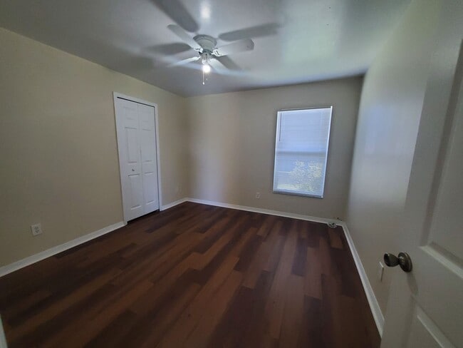 Photo - 3904 12th St W