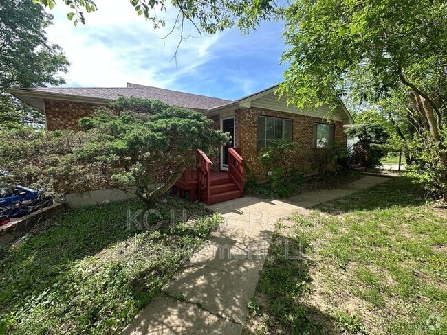 Building Photo - 1903 N 77th St Rental