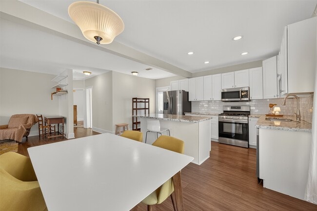 Building Photo - 5610 Truett St