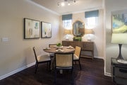 1BR,1BA-893SF