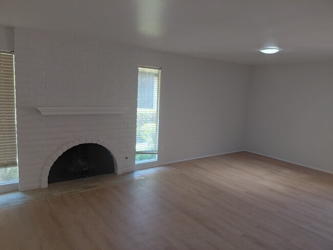 Photo - 4607 Collwood Ln