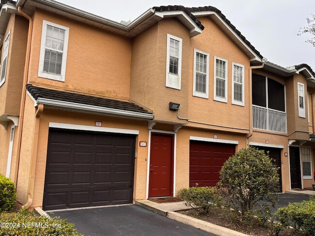 Building Photo - 10075 Gate Pkwy N Unit 2413