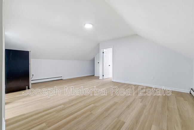 Photo - 848 Bank St Unit 3rd floor