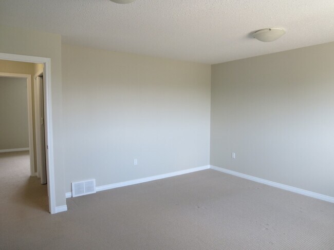 Photo - 5015-5053 53 St