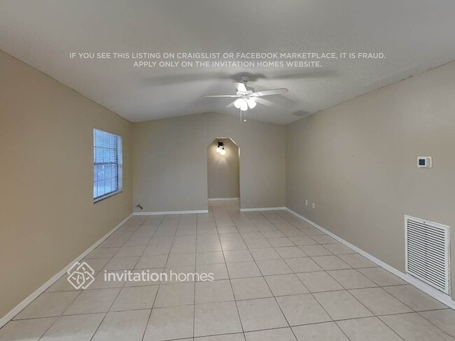 Photo - 966 Sunshine Way SW