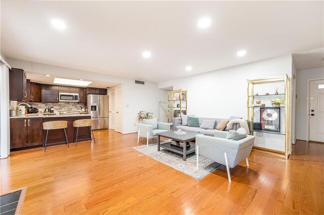 Photo - 23 Middleton Ct