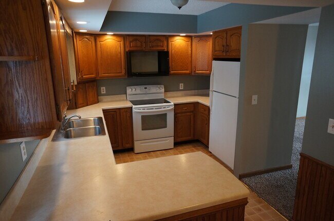 Photo - AVAILABLE JUNE 1st - 3 Bed, 1 Bath Home!
