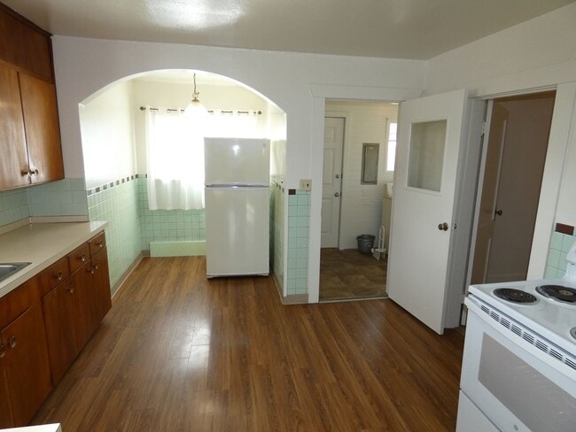 Photo - APPLICATION PENDING - Centrally located 2 bedroom
