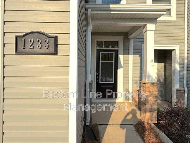 Photo - 1233 Bigelow St