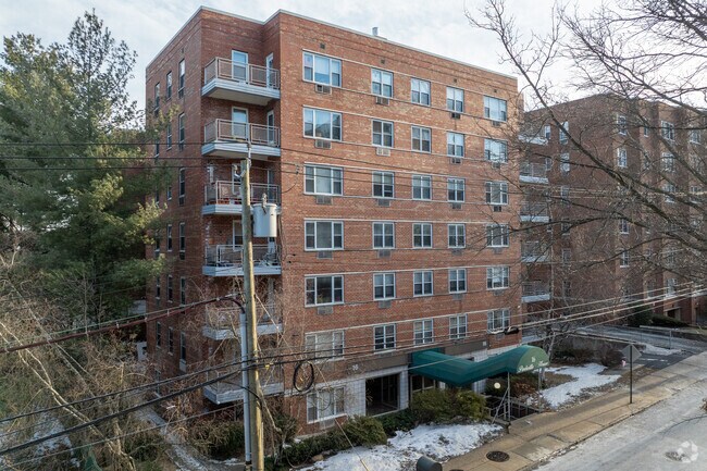 Calle del lago 16 - Parkville House