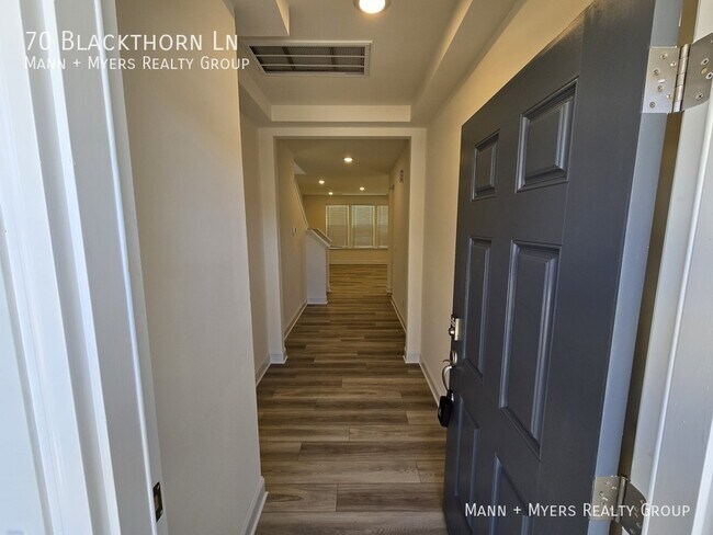 Photo - 70 Blackthorn Ln