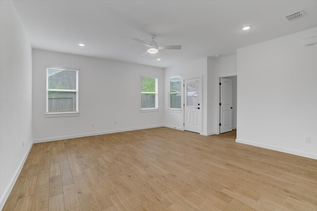 Photo - 8438 Bay Rdg Cir