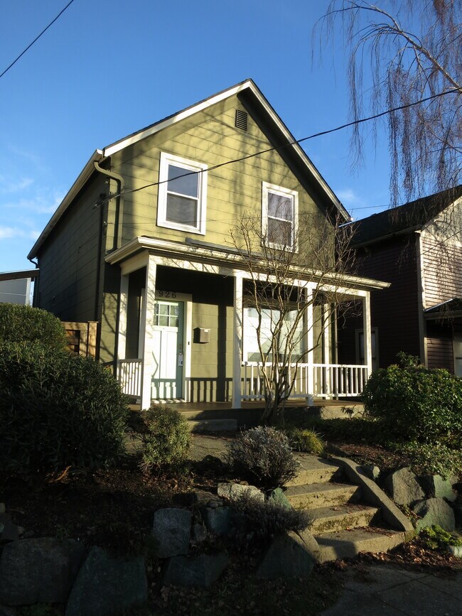 front - 926 24th Ave S