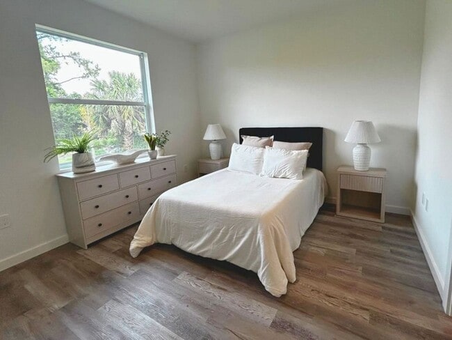 Photo - 312-314 Harold Ave S Unit 314