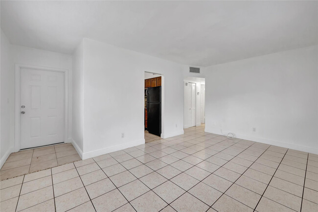 Photo - 1916 SW 11th St Unit 30