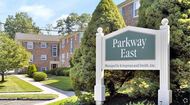 Parkway East - Parkway East Apartments