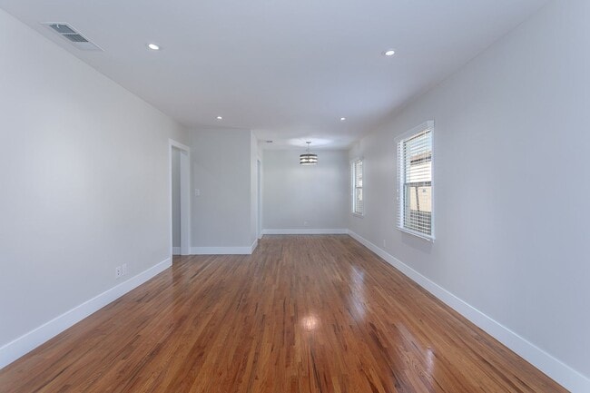 Photo - 783 E Grand Ave Unidad 783