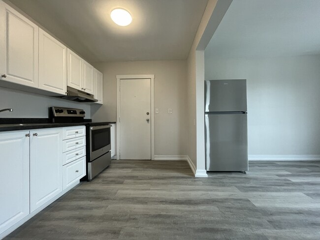 Building Photo - 17 Buchanan St Unit C