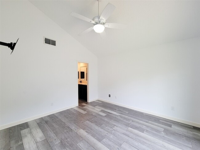 Photo - 13838 Walnut Hollow Ln House