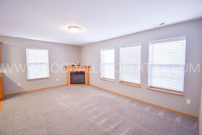 Photo - 2 bedroom, 2 bath Townhome with open floor...