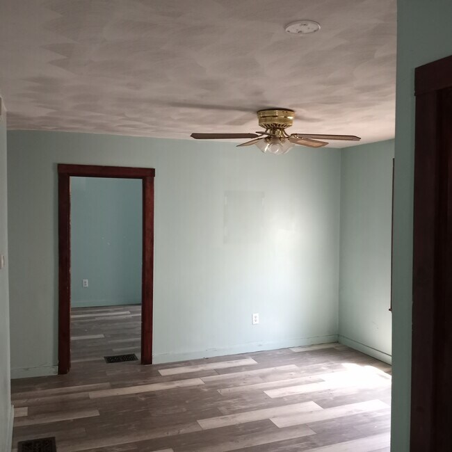 Photo - 25 Newcomb Pl Unit # 1