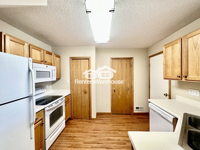 Photo - 1321 SE Delaware Ave