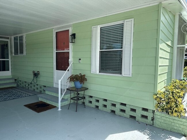 Photo - 5700 Bayshore Rd