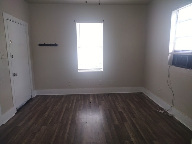 Photo - 2404 44th St