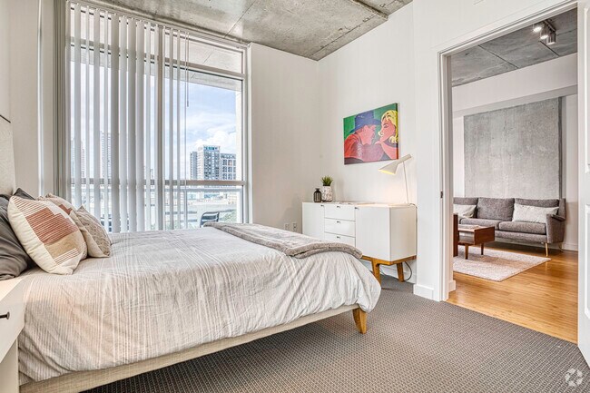 1BR, 1BA - 778SF
