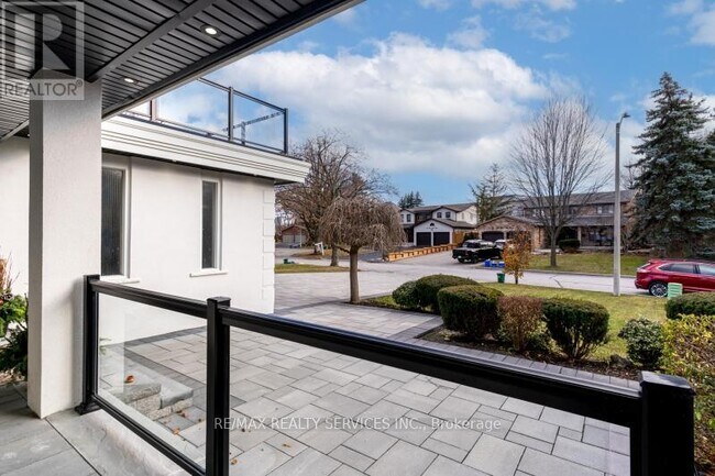 Photo - 30 Queen Post Dr