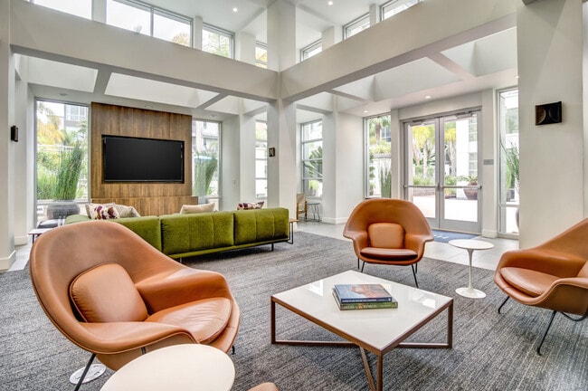 Photo - 550 Moreland