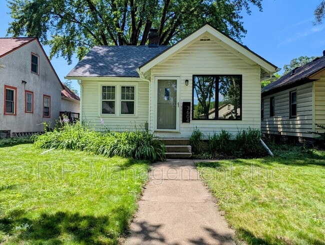 Photo - 3604 44th Ave S House