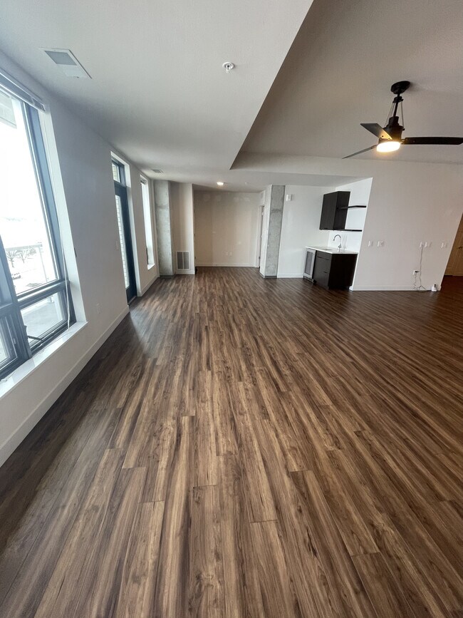 151 E Wilson