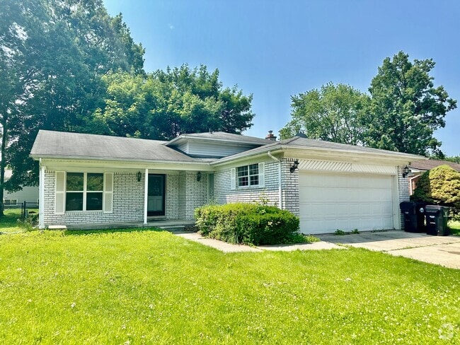 Building Photo - 21669 Tulipwood St Rental