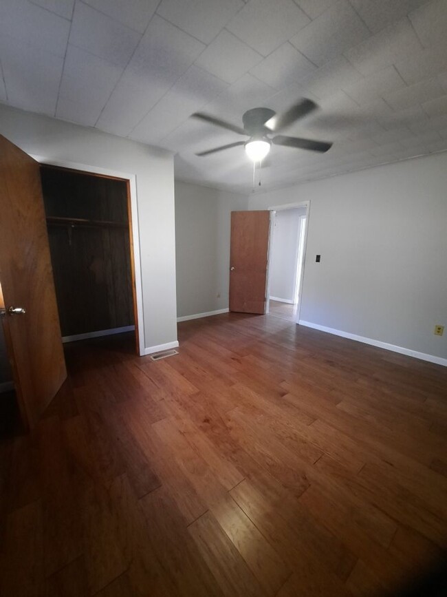 Photo - $1,700 - 2 Bedroom, 1.5 Bathroom Unfurnish... House