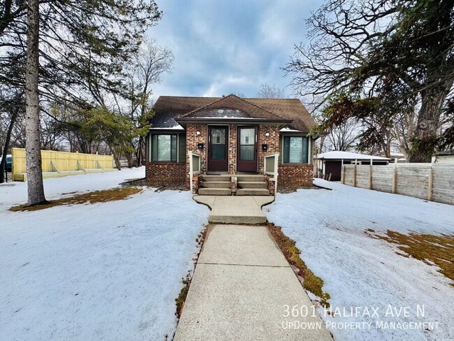 Photo - 3601 Halifax Ave N