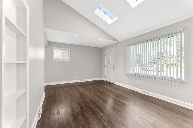 Photo - 28735 Brentwood St