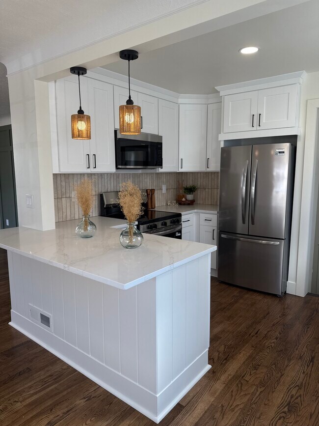 Photo - 125 S Minerva Ave