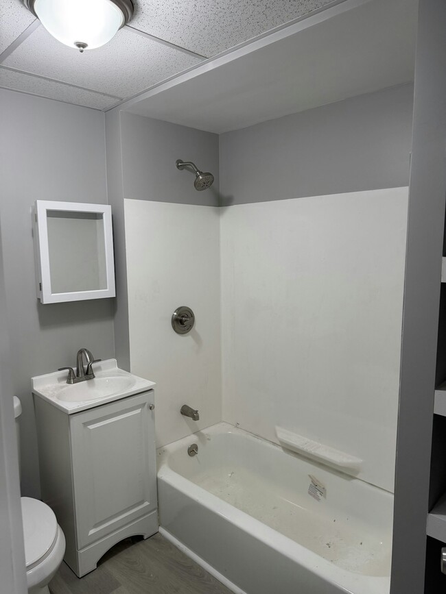 Photo - 137 Orange St Unit 1