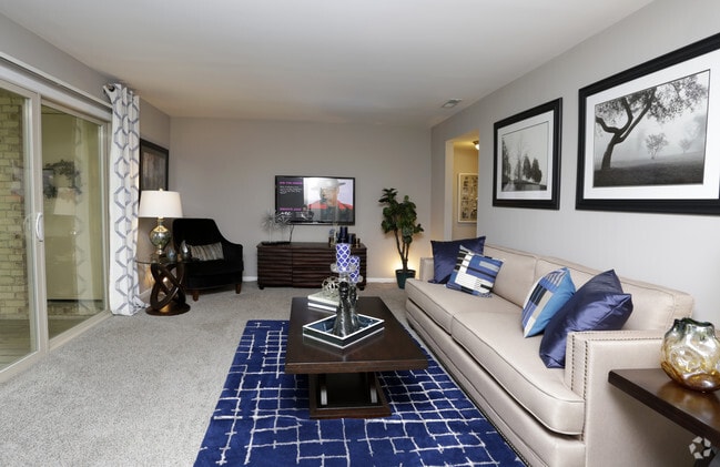 2HAB, 2BA - 1,300 ft²