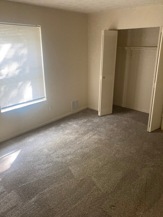 Photo - 1127 Bloomfield Rd Unit 1127