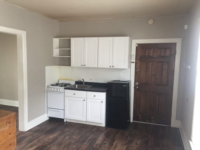 Building Photo - 16 E Main St Unit # 1B