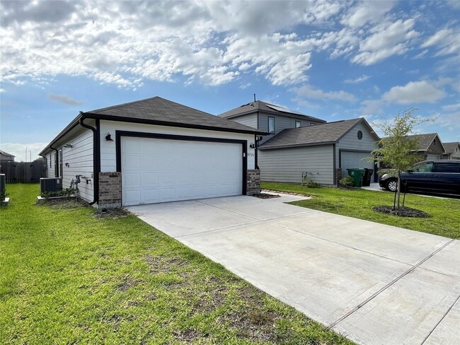 Photo - 10526 Vinca Minor Ln